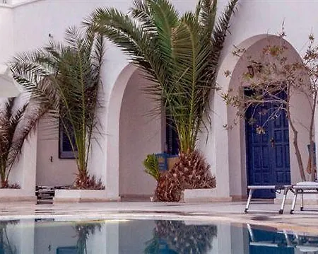 מלון Monolithos Hotel